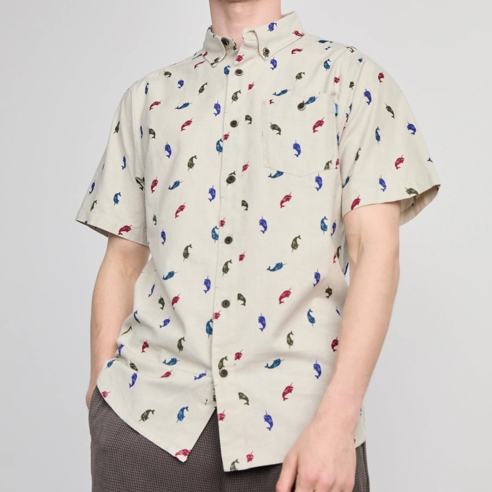 Kavu Juan short sleeve button up narwhal print men’s M